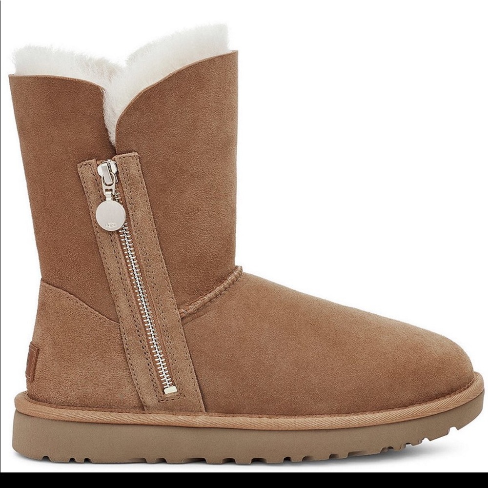 UGG Bailey Side Zip Short Boots Size 10